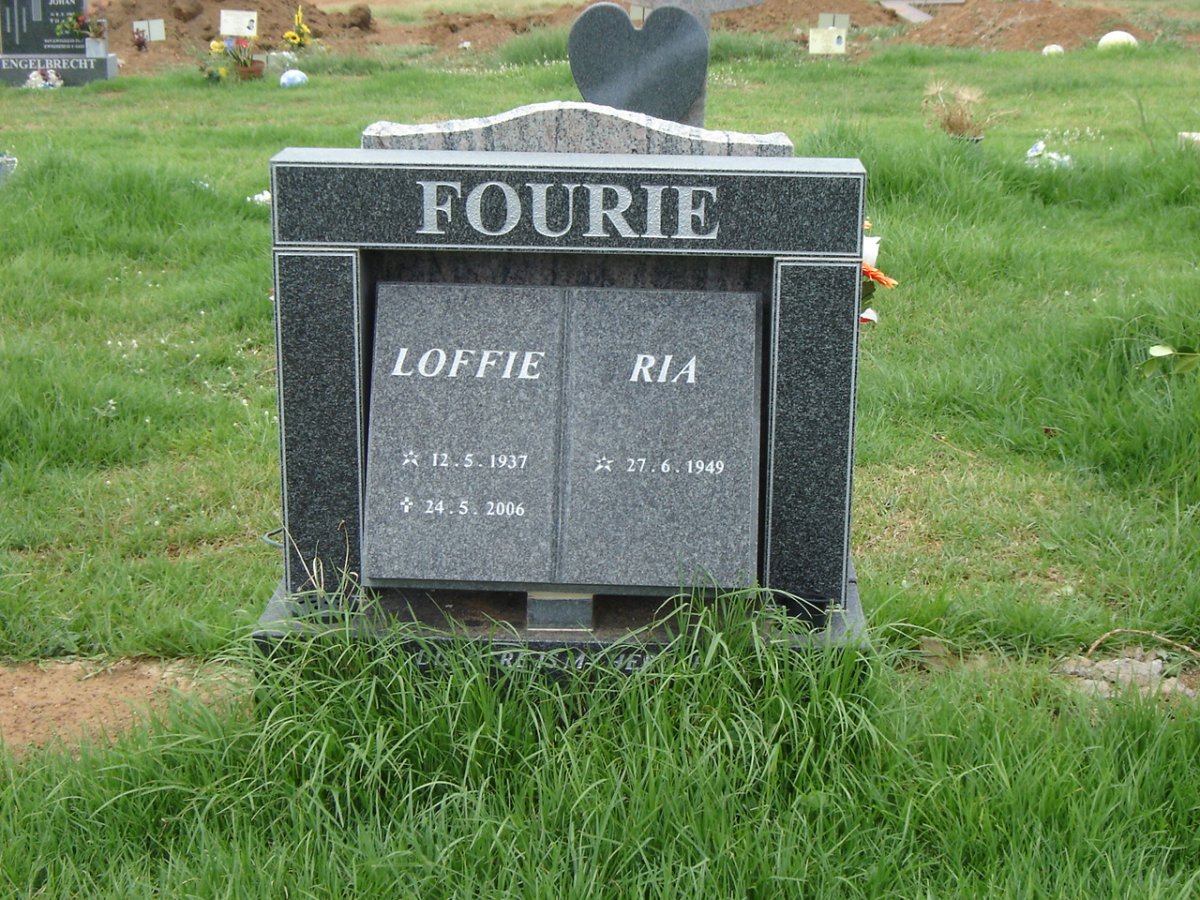 FOURIE Loffie 1937-2006 &amp; Ria 1949-