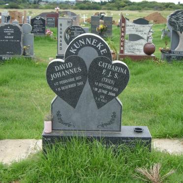 KUNNEKE David Johannes 1923-2003 &amp; Catharina F.J.S. V.D. WALT 1928-2006