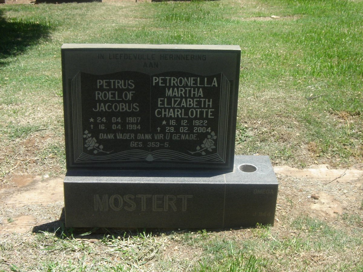 MOSTERT Petrus Roelof Jacobus 1907-1994 &amp; Petronella Martha Elizabeth Charlotte 1922-2004