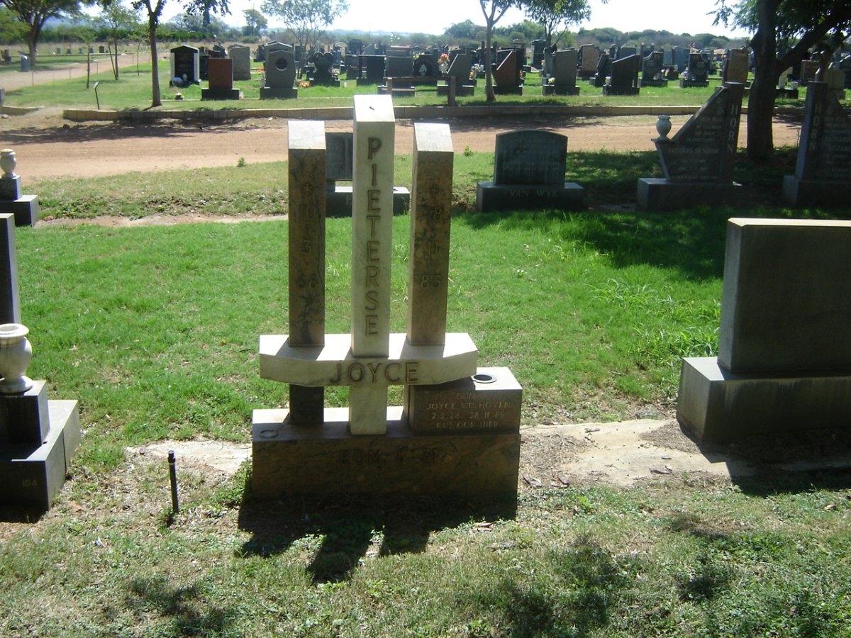 PIETERSE Joyce 1966-1985 :: V.D. HOVEN Joyce 1924-1989