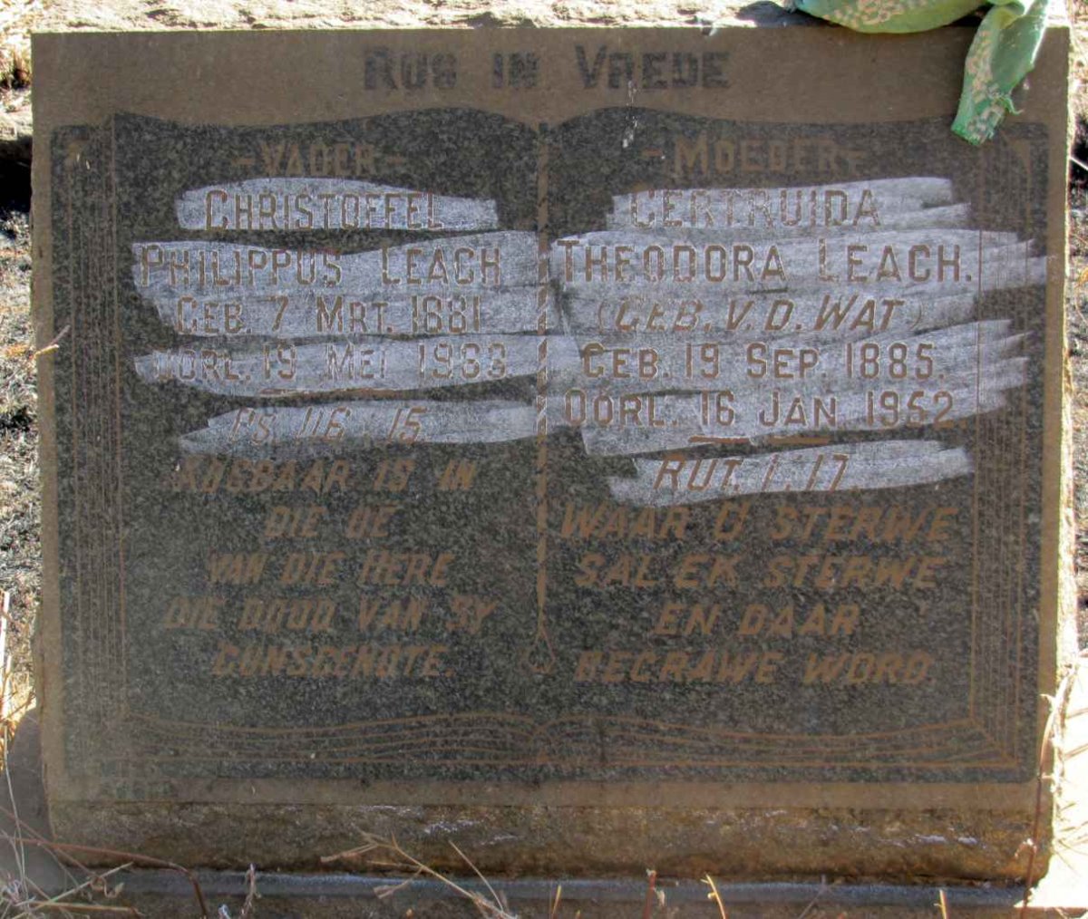 LEACH Christoffel Philippus 1881-196? &amp; Gertruida Theodora V.D.WAT 1885-1952