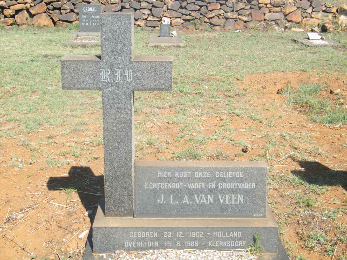 VEEN J.L.A., van 1902-1969