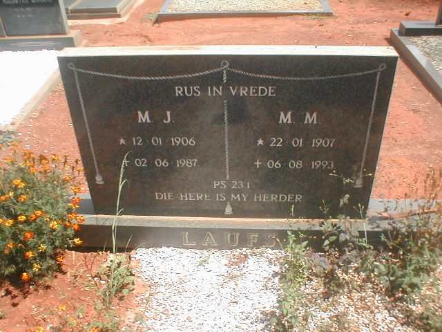 LAUFS M.J. 1906-1987 &amp; M.M. 1907-1993