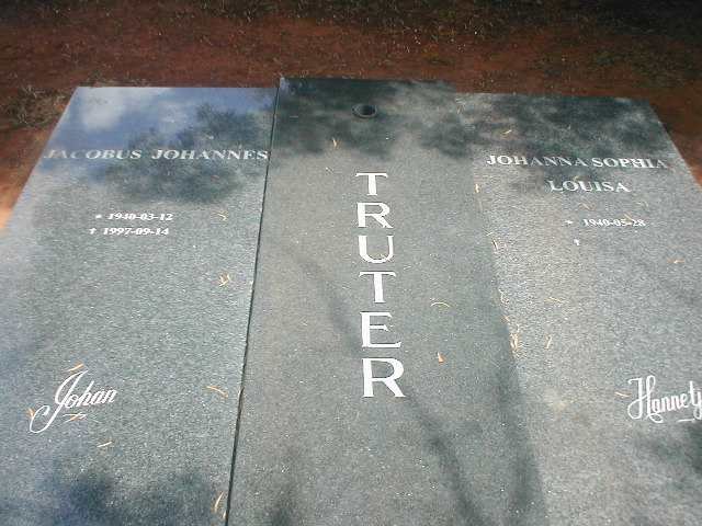 TRUTER Jacobus Johannes 1940-1997 &amp; Johanna Sophia Louisa 1940-