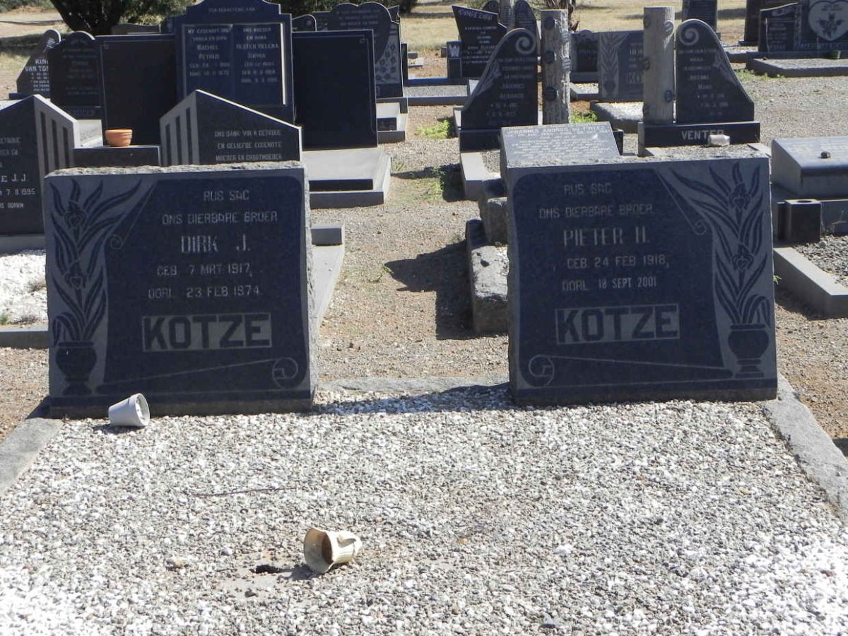 KOTZE Dirk J. 1917-1974 :: KOTZE Pieter H. 1918-2001