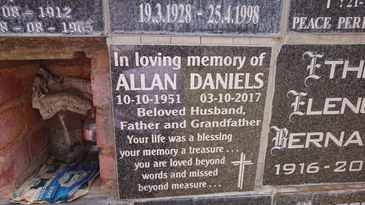 DANIELS Allan 1951-2017