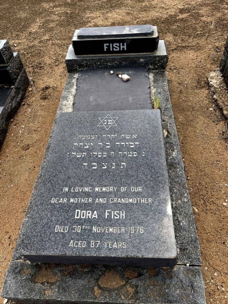 FISH Dora -1976