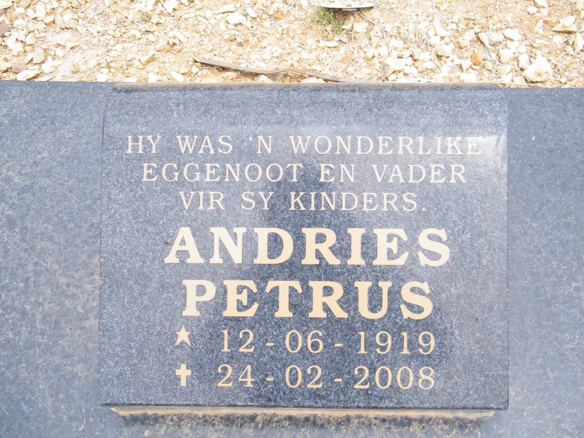 MYNHARDT Andries Petrus 1919-2008 &amp; Sophia Dorothea 1929-2010