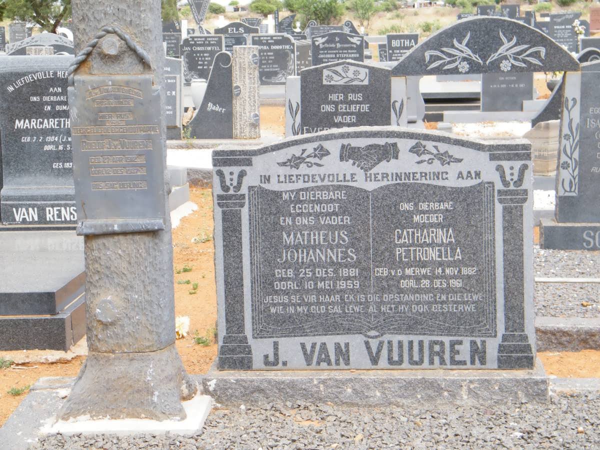 VUUREN Matheus Johannes, J. van 1881-1959 &amp; Catharina Petronella v.d. MERWE 1882-1961