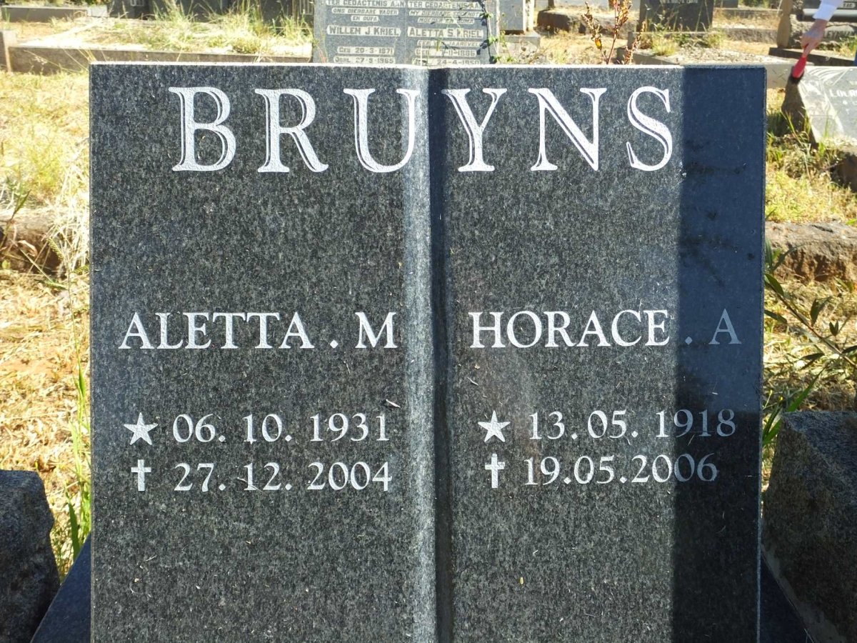 BRUYNS Horace A. 1918-2006 &amp; Aletta M. 1931-2004