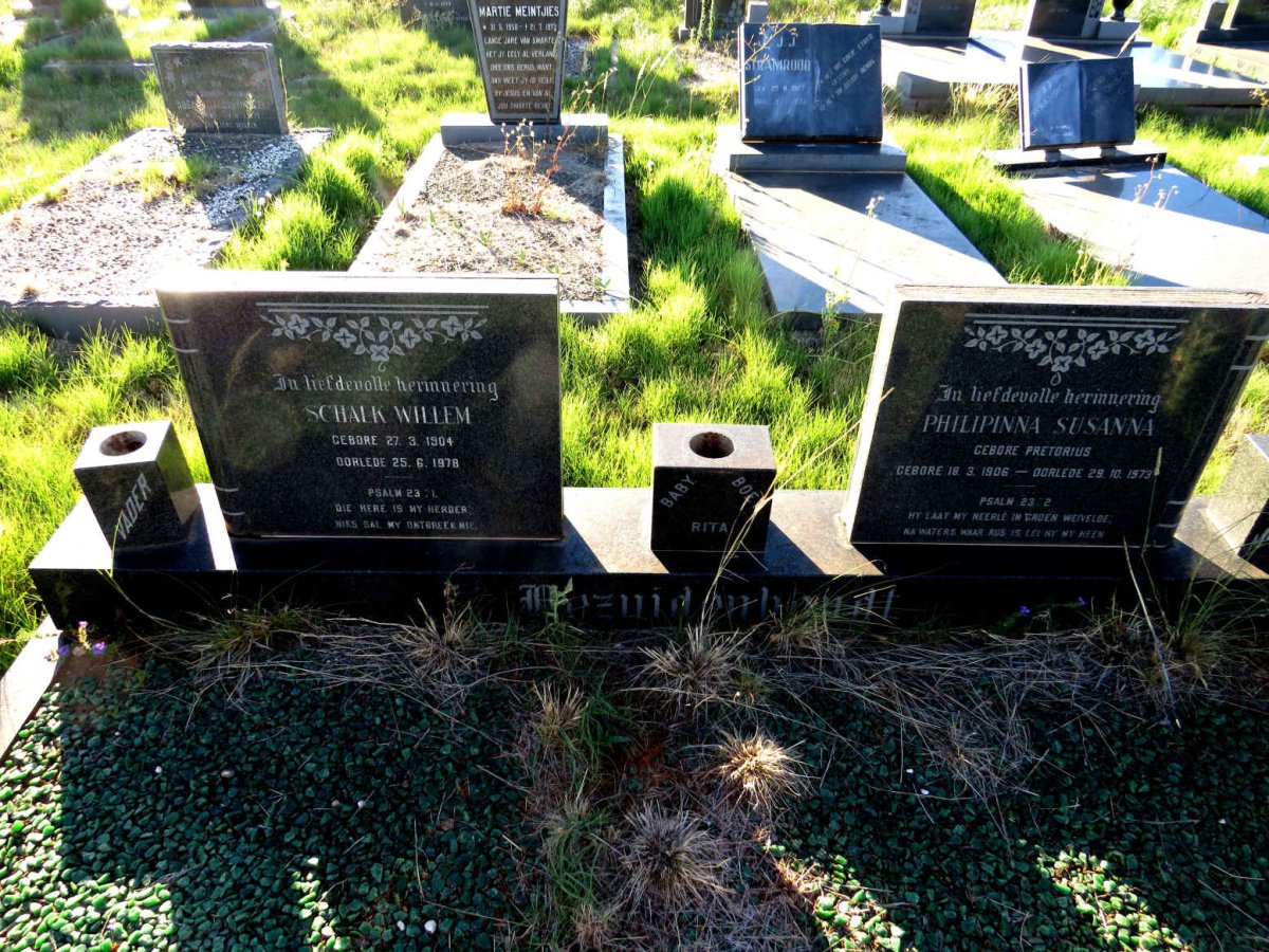 BEZUIDENHOUT Schalk Willem 1904-1978 & Philipinna Susanna PRETORIUS 1906-1973