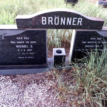 BRONNER Michael D. 1907-1997 & Magdalena P., J.  VAN RENSBURG 1917-1990_1