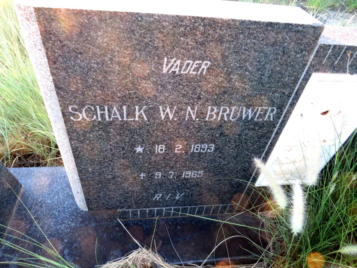 BRUWER Schalk W.N. 1893-1965 & Elizabeth M.C. 1899-1977_1