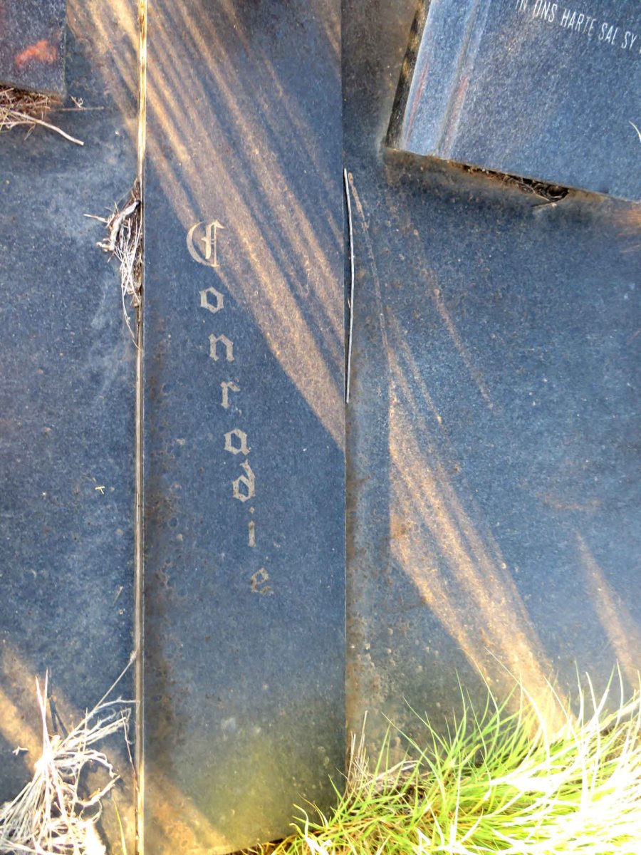 CONRADIE Frederick -1975 & Hilda -2010_1
