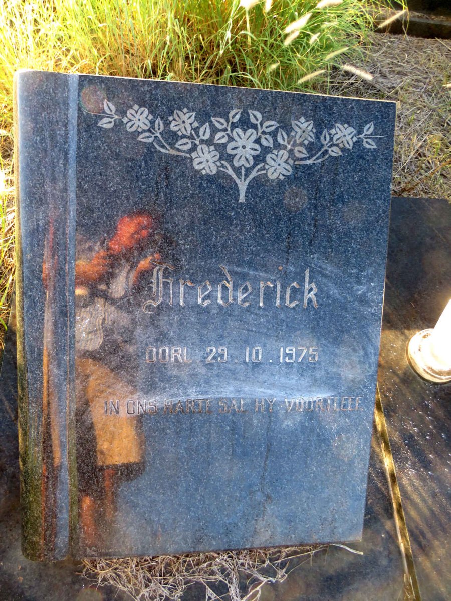 CONRADIE Frederick -1975 & Hilda -2010_2