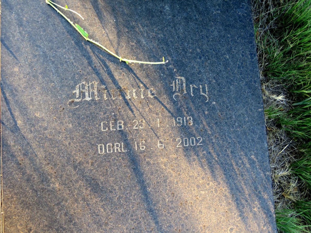 DRY Albert 1909-1975 & Minnie 1913-2002_2