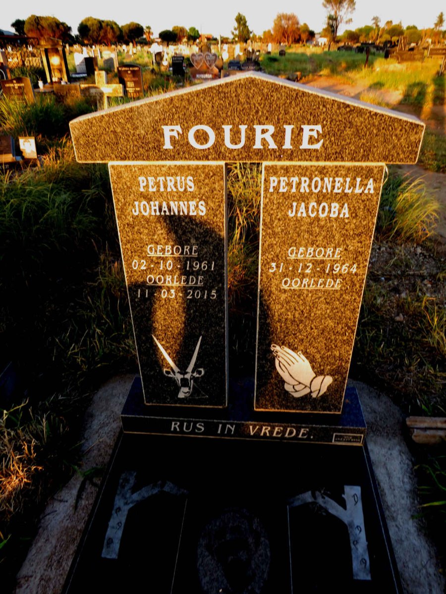 FOURIE Petrus Johannes 1961-2015 & Petronella Jacoba 1964- 