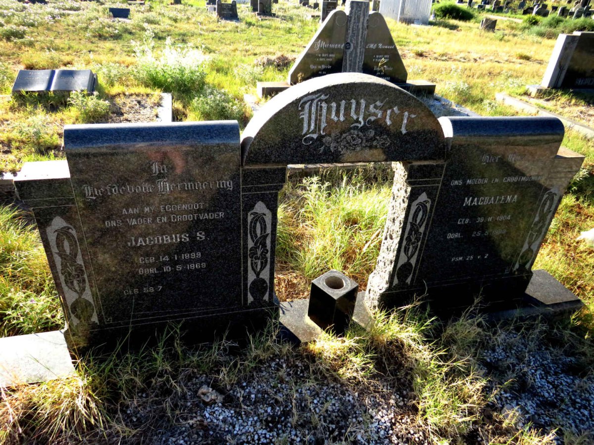 HUYSER Jacobus S. 1899-1969 & Magdalena 1904-1990_1