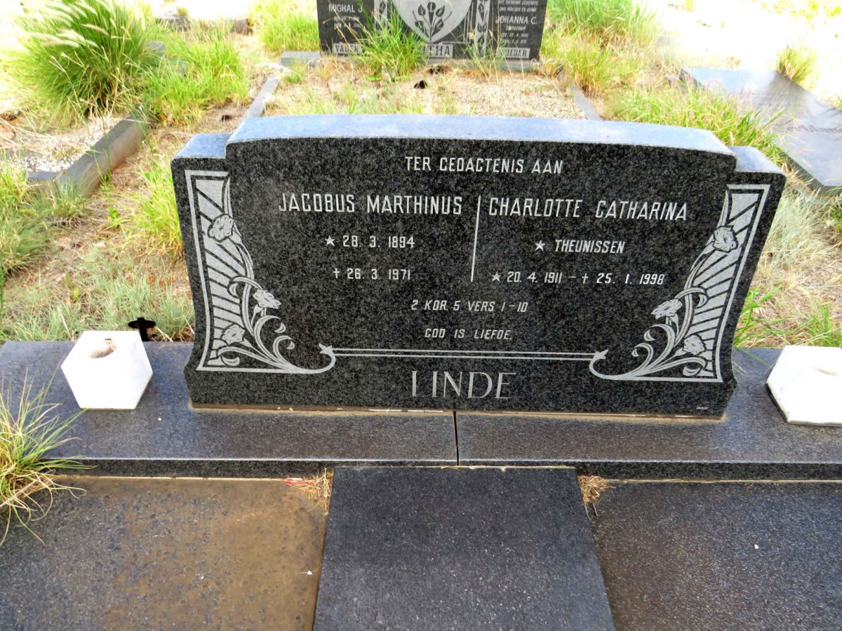 LINDE Jacobus Marthinus 1894-1971 & Charlotte Catharina THEUNISSEN 1911-1998