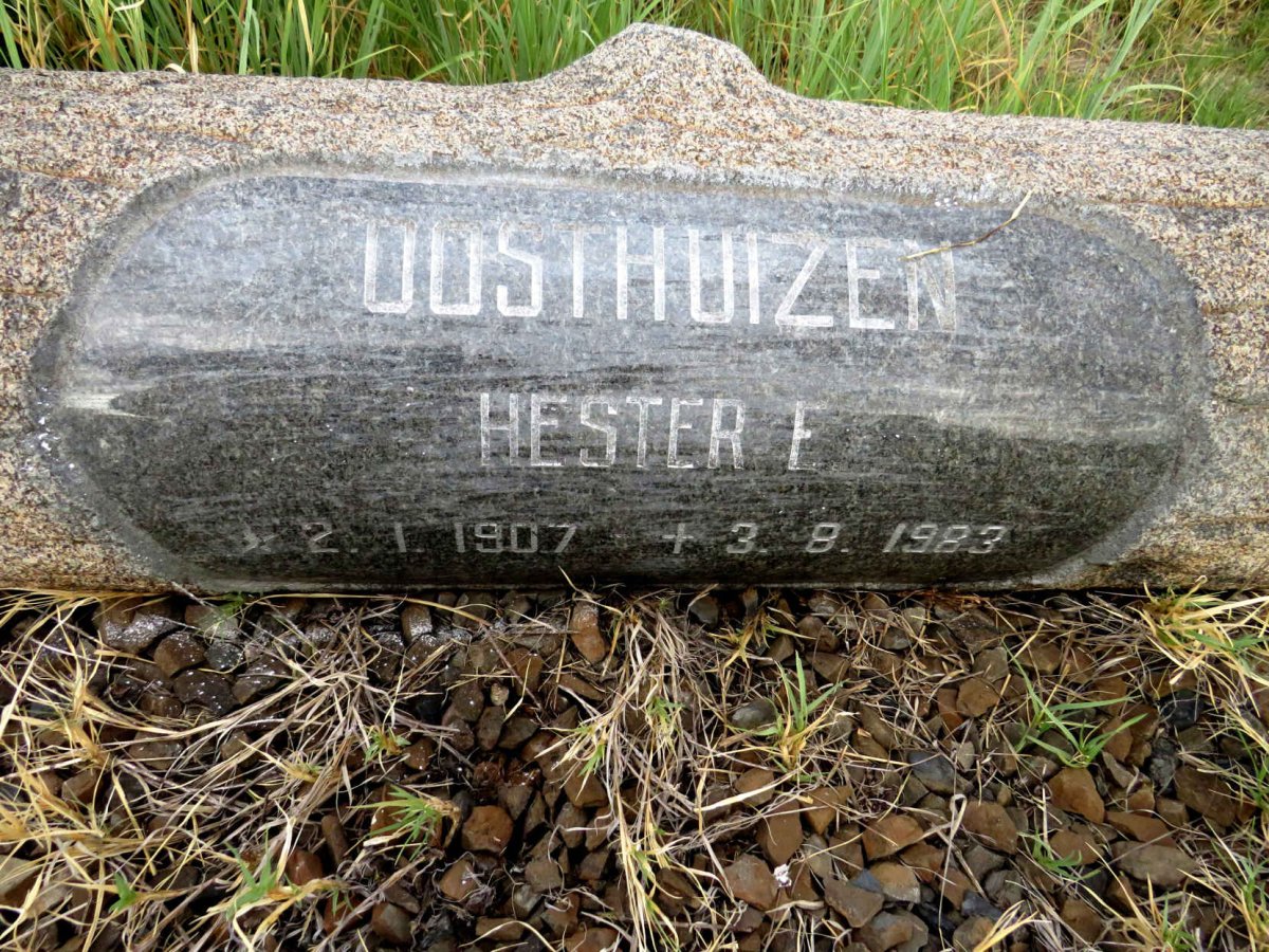 OOSTHUIZEN Wessel M. 1892-1963 & Hester F. 1907-1983_1