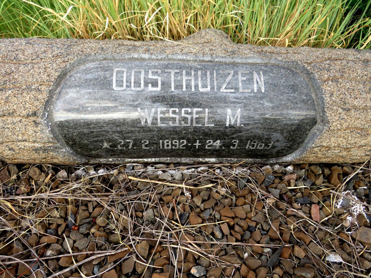 OOSTHUIZEN Wessel M. 1892-1963 & Hester F. 1907-1983_1