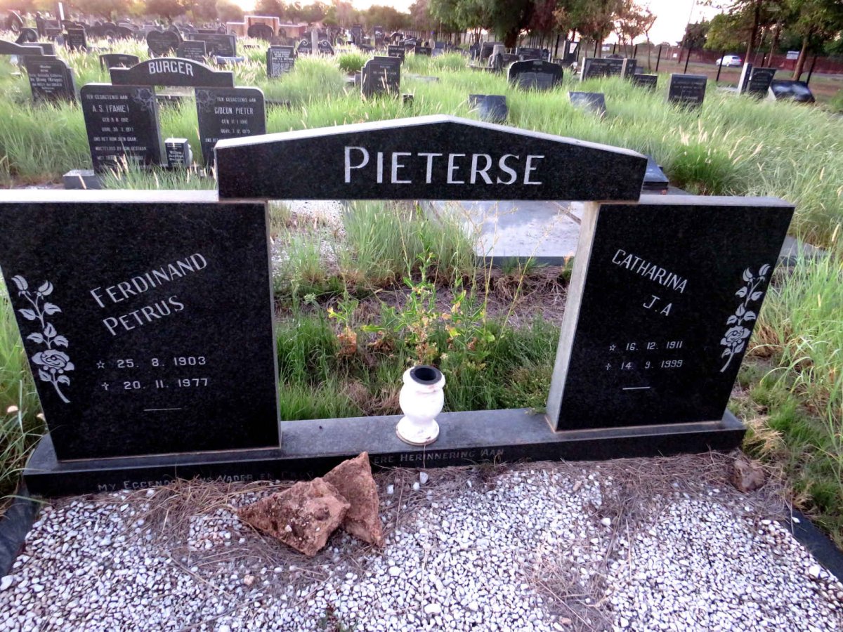 PIETERSE Ferdinand Petrus 1903-1977 & Catharina J.A. 1911-1999