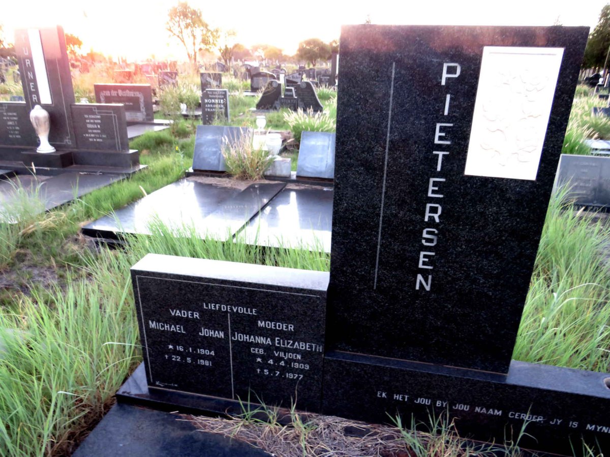 PIETERSEN Michael Johan 1904-1981 & Johanna Elizabeth VILJOEN 1909-1977