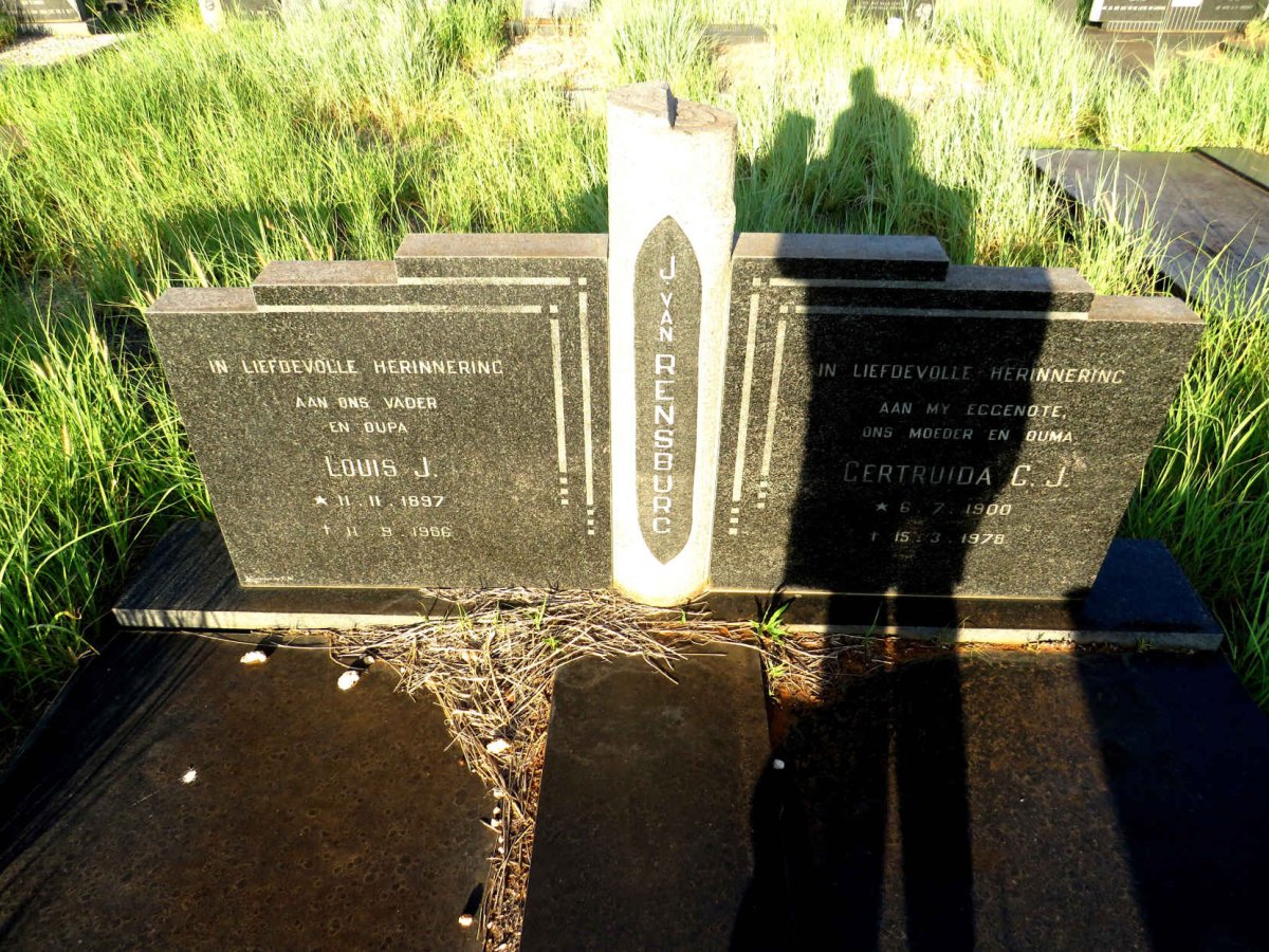 RENSBURG Louis J., J. van 1897-1986 & Gertruida C.J. 1900-1978_1