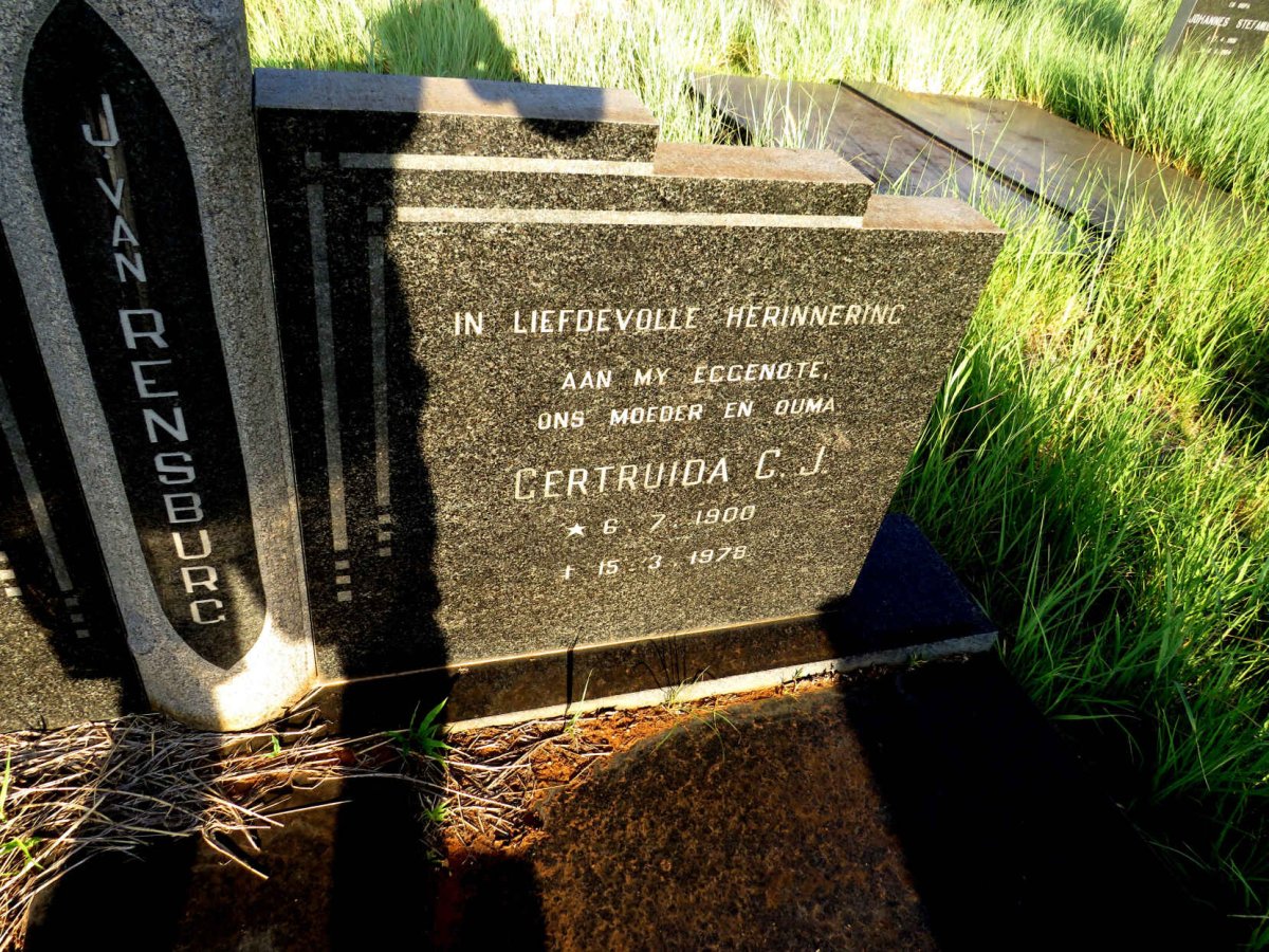 RENSBURG Louis J., J. van 1897-1986 & Gertruida C.J. 1900-1978_3