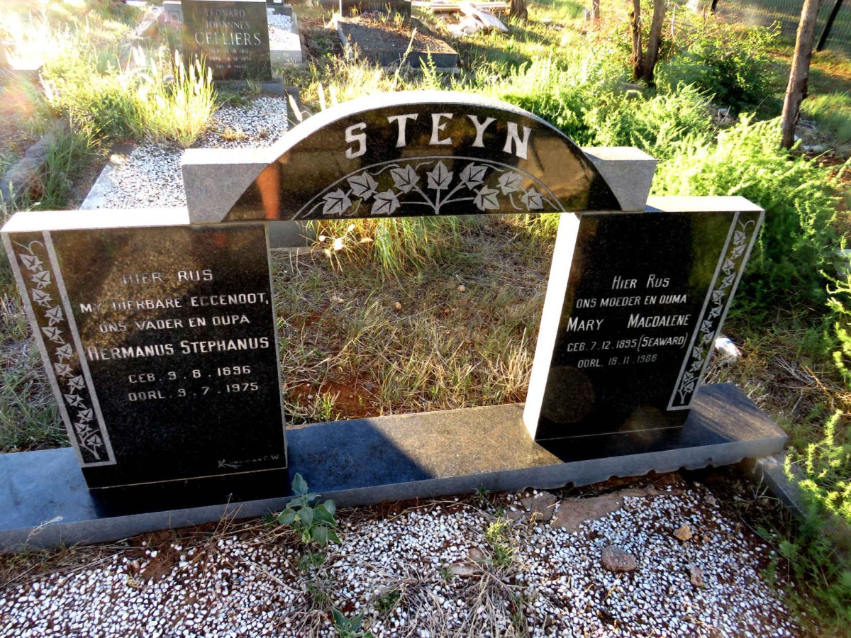 STEYN Hermanus Stephanus 1896-1975 & Mary Magdalene SEAWARD 1895-1986_1