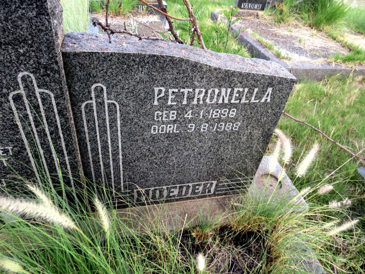 SCHOLTZ Pieter 1893-1962 & Petronella 1898-1988_3