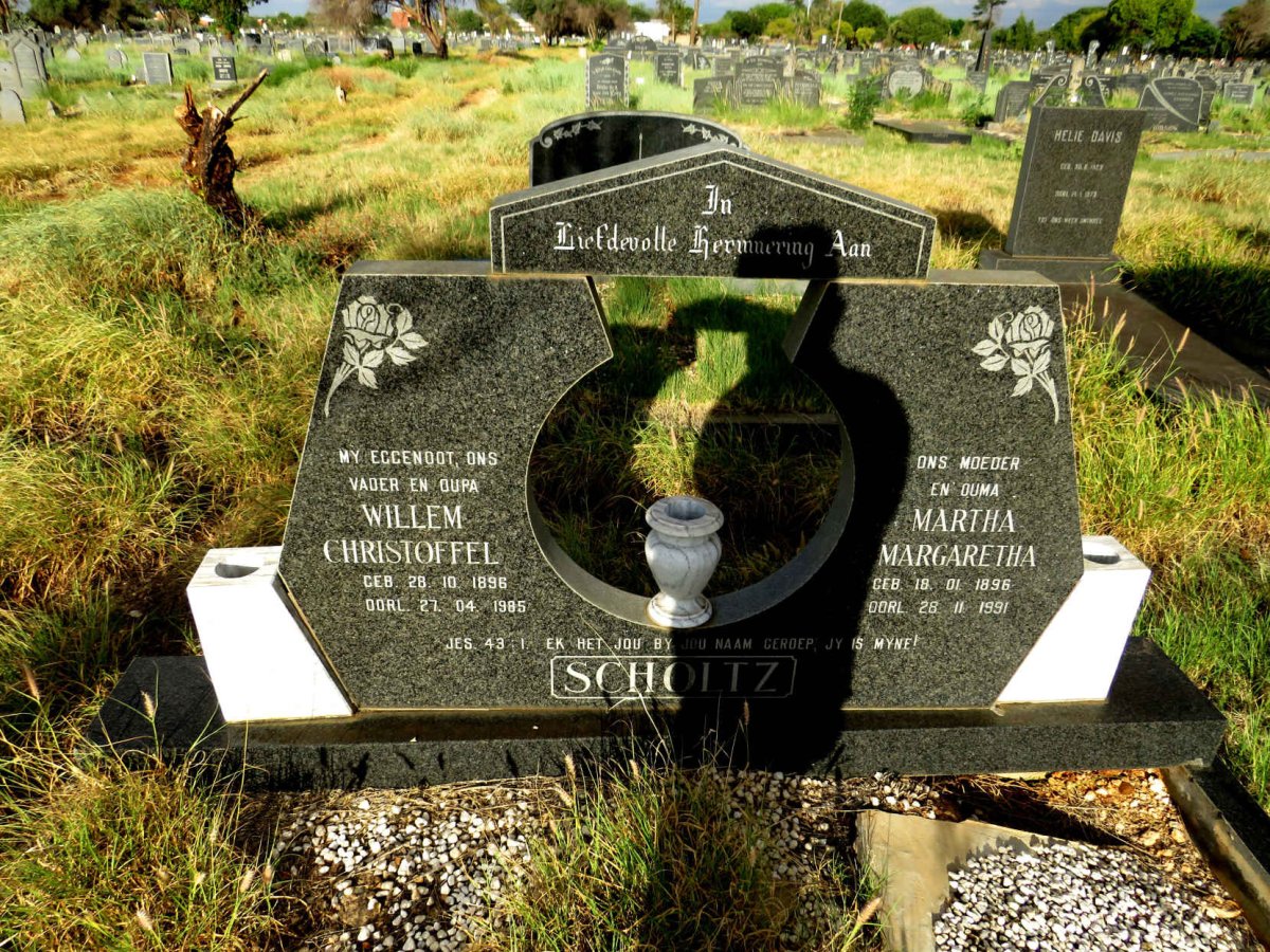 SCHOLTZ Willem Christoffel 1896-1985 & Martha Margaretha 1896-1991