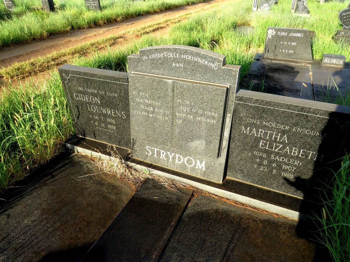 STRYDOM Gideon Louwrens 1905-1978 & Martha Elizabeth SADLER 1907-1981