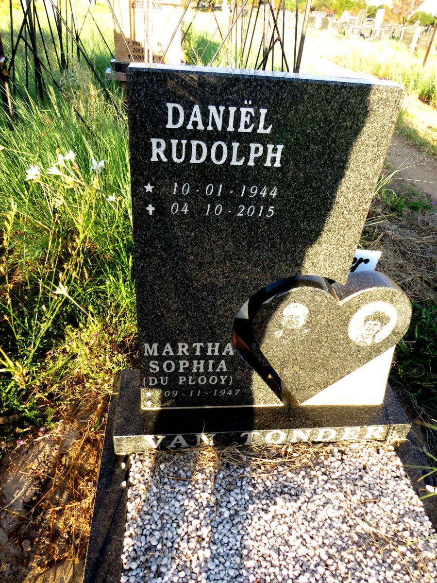 TONDER Daniel Rudolph 1944-2015 & Martha Sophia DU PLOOY 1947- 
