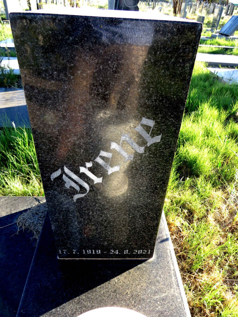 VYVER Irene, van der 1919-2021