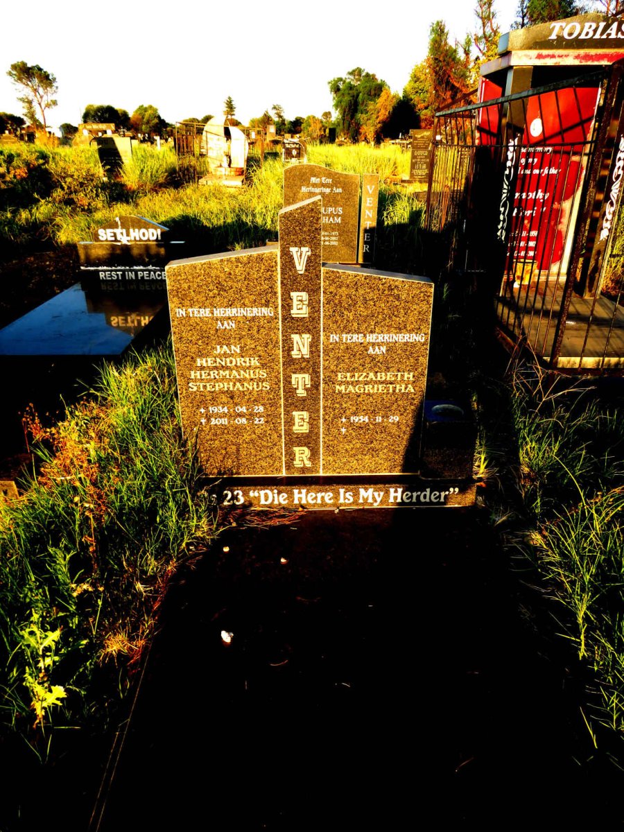 VENTER Jan Hendrik Hermanus Stephanus 1934-2011 & Elizabeth Magrietha 1954- 