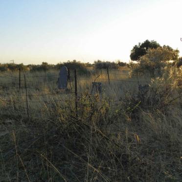 North West, VRYBURG district, Middelmeet 687_02, Unity, farm cemetery